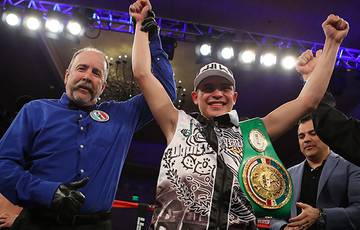 De La Hoya to challenge WBA interim title