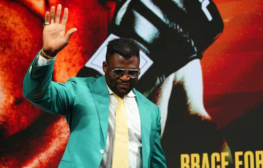 Ngannou fordert MMA-Kämpfer auf, schlechte Verträge nicht aus Angst zu akzeptieren