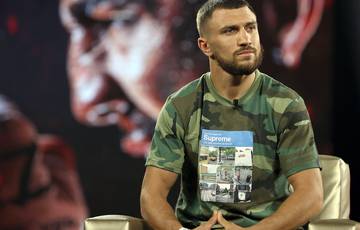 Lomachenko: "Estoy completamente concentrado en la pelea con Kommy, pero me gustaría enfrentar a Kambosos"