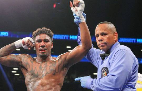 Hurd stops Harrison to win IBF junior middleweight world title (video)
