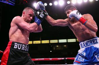 Zurdo outpoints Bursak, retains WBO title