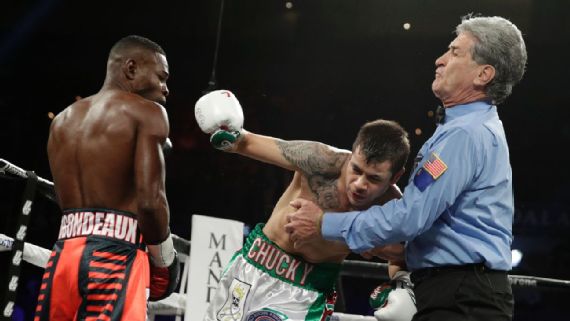 Guillermo Rigondeaux, left, who was awarded a KO victory over Moises Flores, will have to settle for a no-decision because the Nevada State Athletic Commission is expected to overturn the result due to a punch after the bell