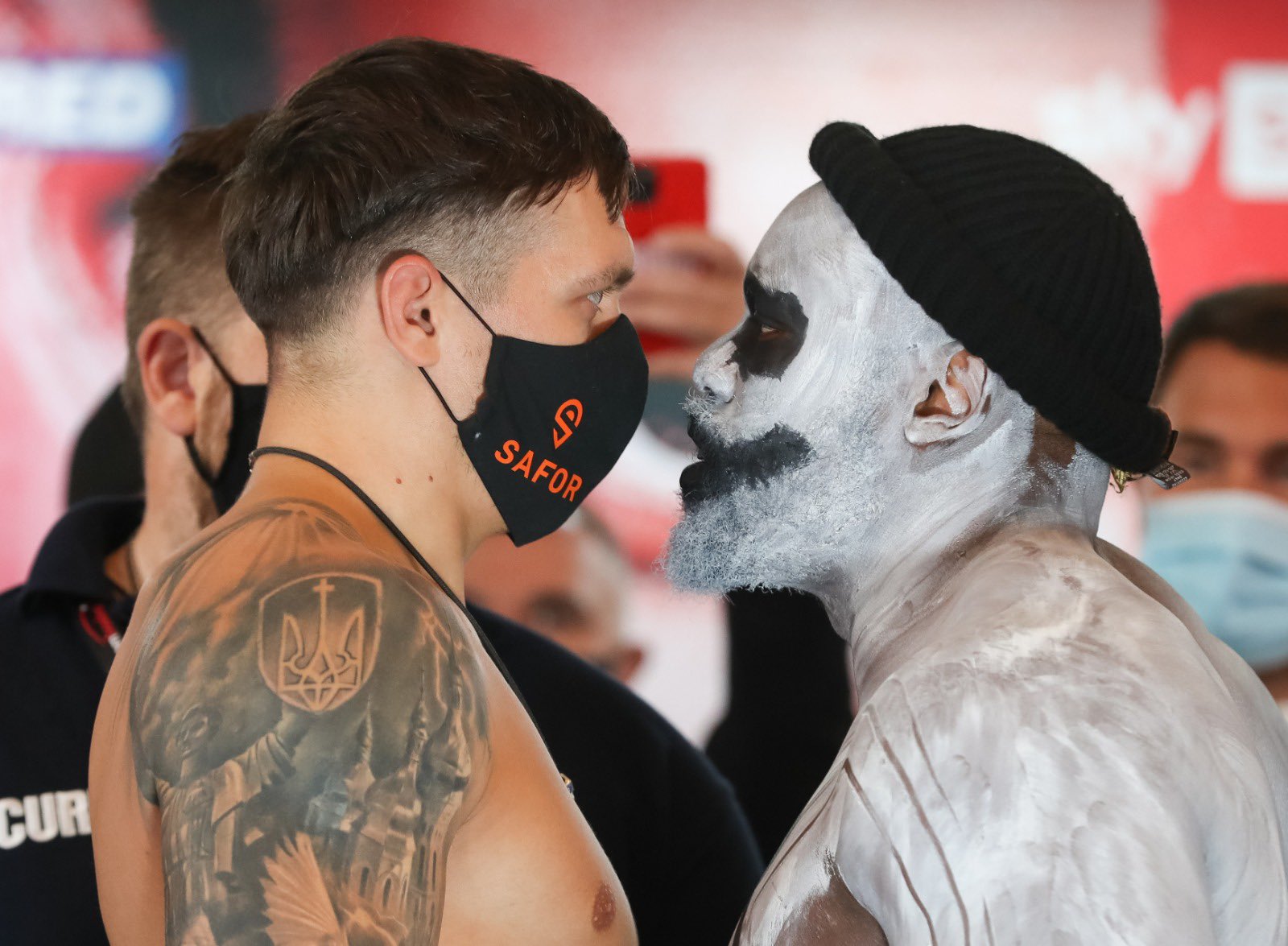 Alexander Usyk and Derek Chisora