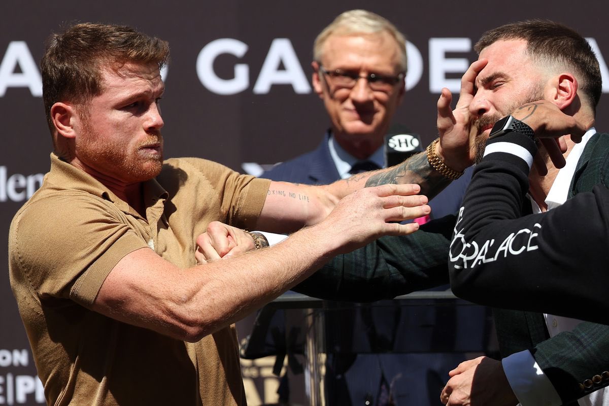 Saul Alvarez und Caleb Plante