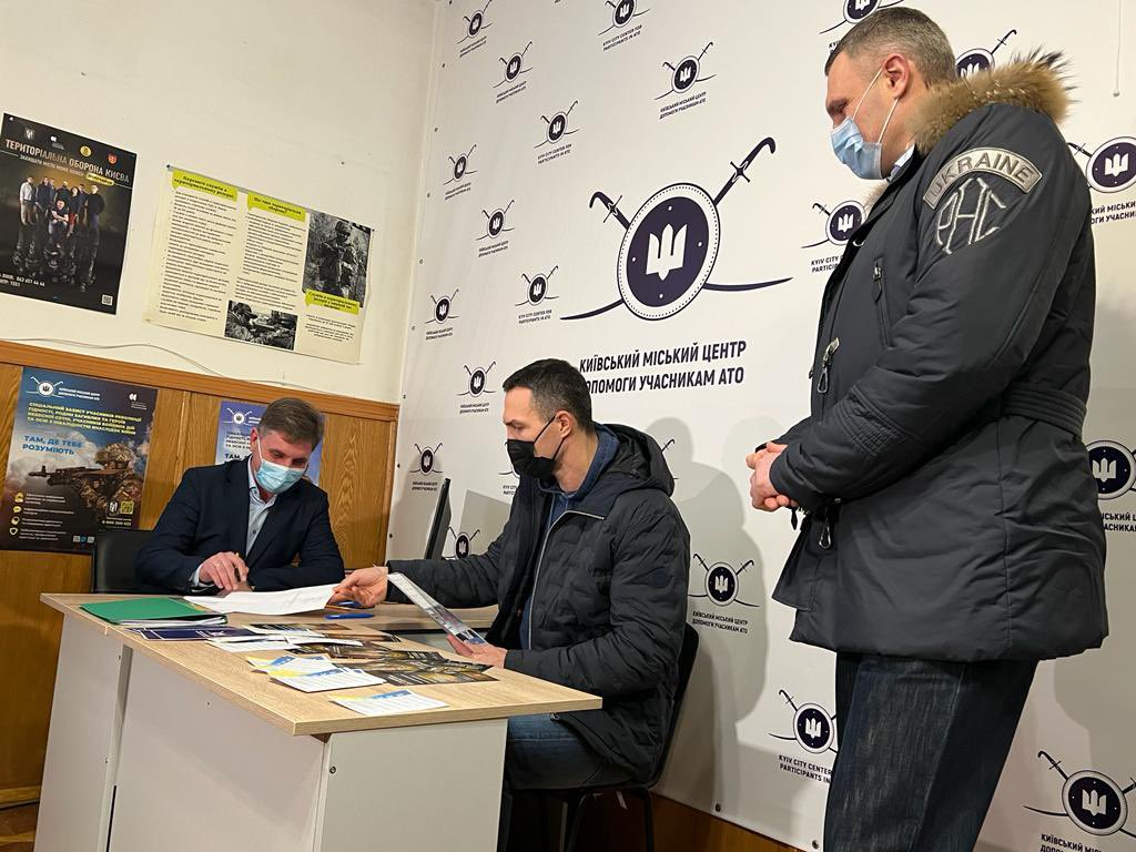 Wladimir Klitschko at the headquarters of the territorial defense of Kiev in early February