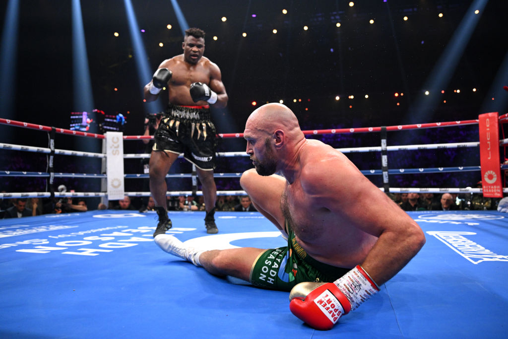 Tyson Fury num combate contra Francis Ngannou. Getty Images