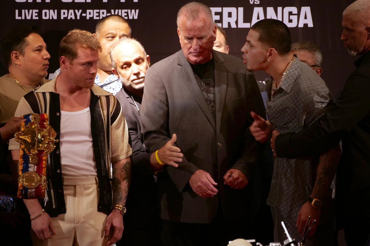 Saul Alvarez and Edgar Berlanga. Getty Images