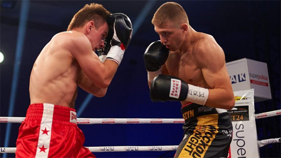 Fedir Cherkashyn in a fight with Daniel Urbanski