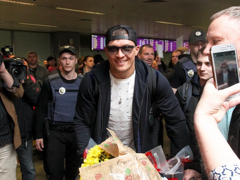 Oleksandr Usyk on his arrival to Ukraine