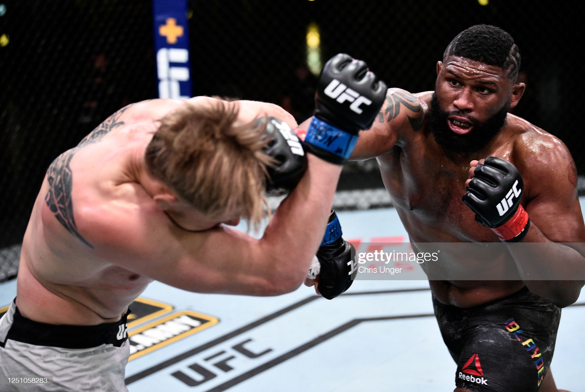 Curtis Blaydes vs Alexander Volkov