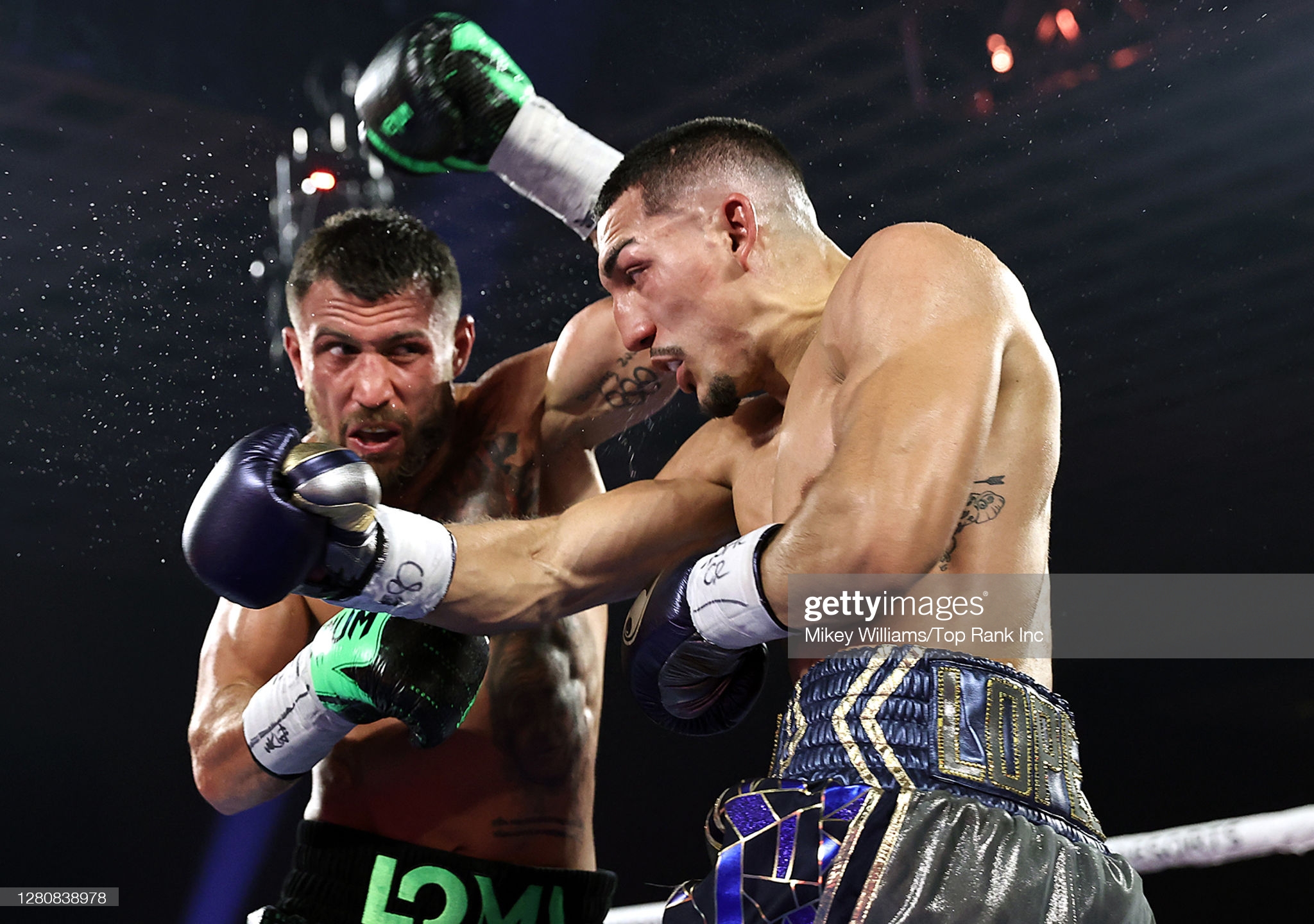 Vasyl Lomachenko vs Teofimo Lopez