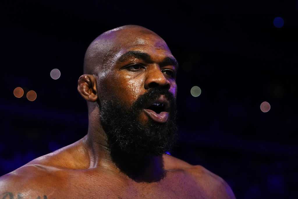 Офіційно: Джонс завершив кар'єру, Аспіналл став новим чемпіоном UFC