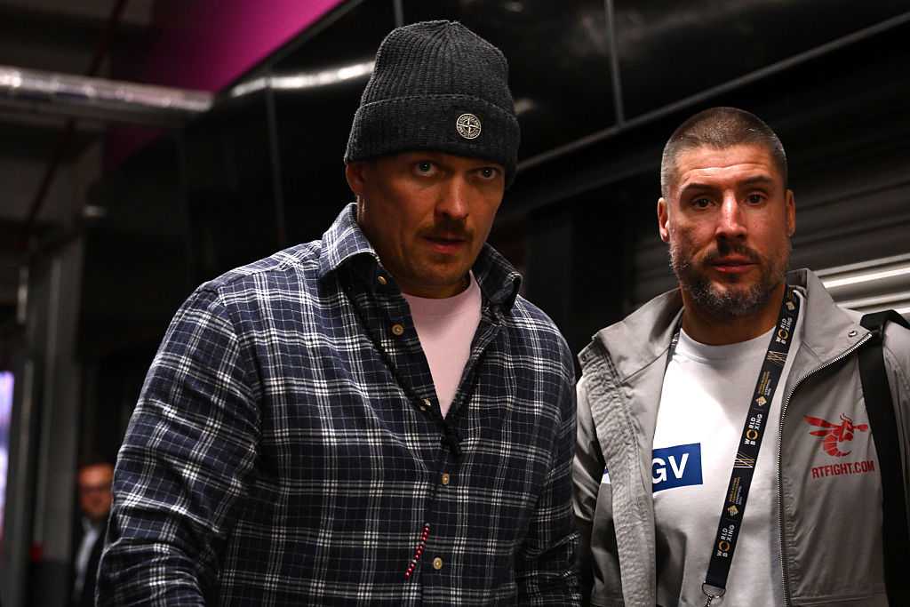 Усик анонсировал большой боксерский вечер в Украине