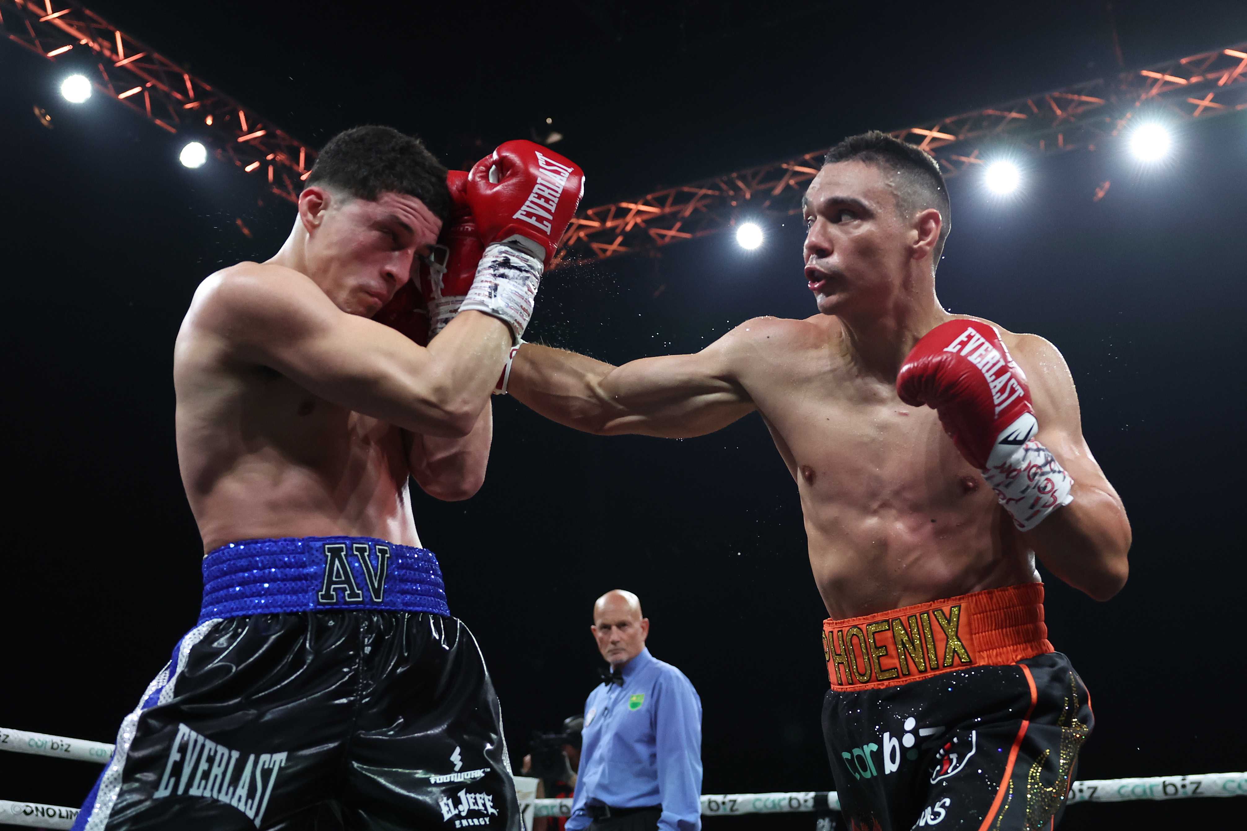 Тим Цзю в поединке против Энтони Веласкеса. Getty Images