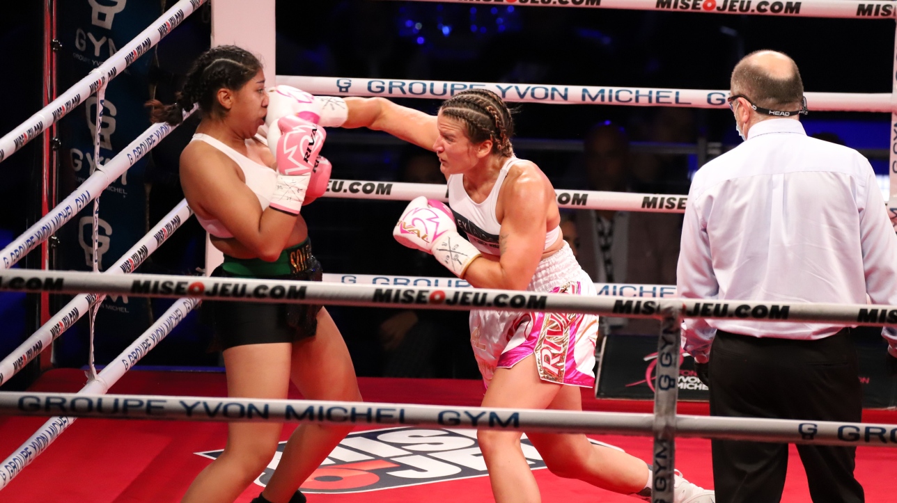 Jeanette Zacarias Zapata in a fight against Marie Pierre Uhl