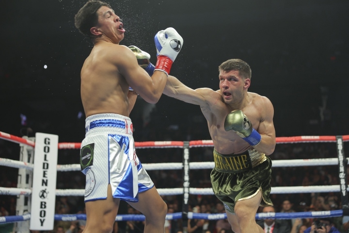 Jaime Munguia - Sergey Derevyanchenko. boxing scene