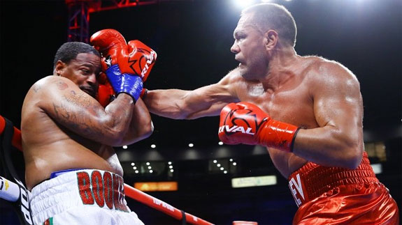 Rydell Booker in the fight against Kubrat Pulev