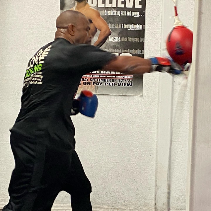 Майк тайсон против джейка пола. Roy Jones Jr Antonio Tarver 3.